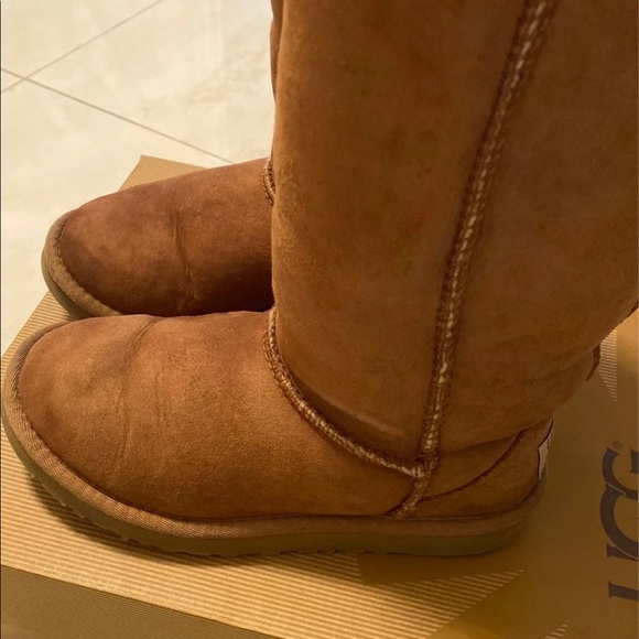 UGG Classic Tall Boot - Picture 3 of 8